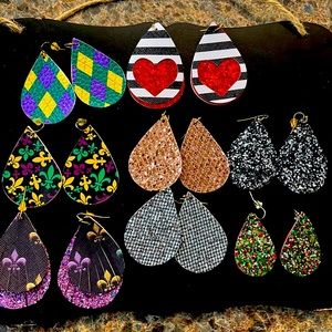 8 read drop felt cut earrings. See sizes in photos.